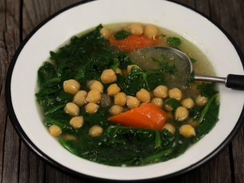 Chickpea Soup with Spinach