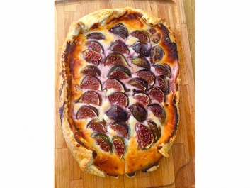 F&uuml;getorta kecskesajttal &eacute;s m&eacute;zzel