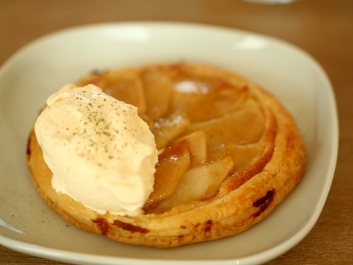 Feine Apfeltarte mit Mandelcreme