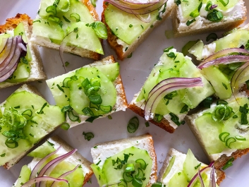 Open-Faced Sandwiches with Cucumber, Lovage and Onion