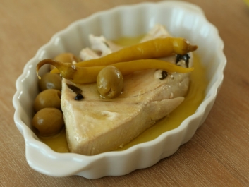 At&uacute;n confitado