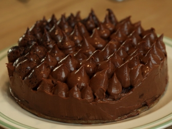 Brownie csokol&aacute;d&eacute;- &eacute;s k&aacute;v&eacute;kr&eacute;mmel