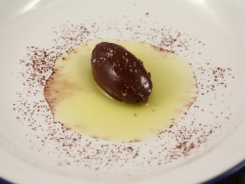 Schokoladentr&uuml;ffel mit Oliven&ouml;l und Meersalz