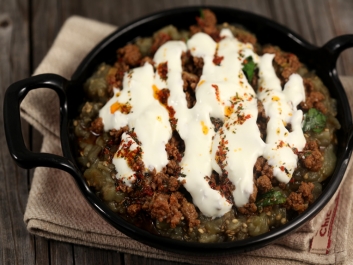 Berenjenas con carne picada y yogur