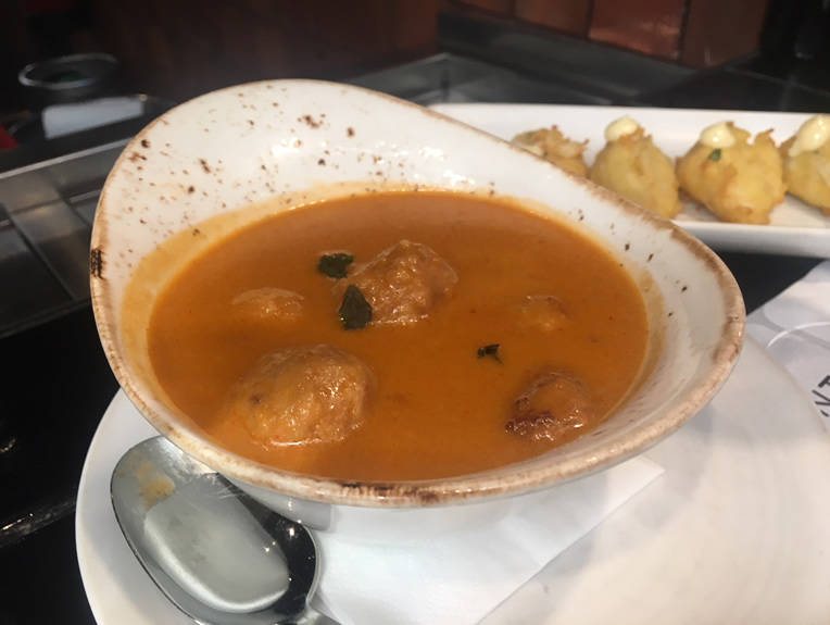 Curry rosu cu chiftele