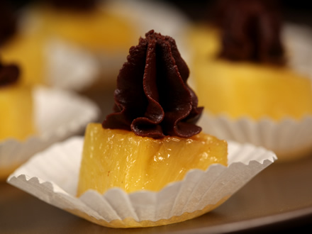 Reteta Ananas caramelizat cu ganache