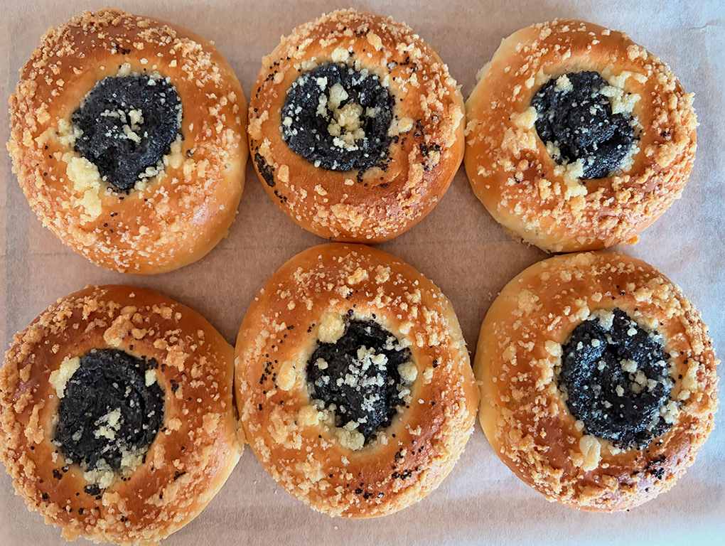 Reteta Chifle dulci umplute cu mac