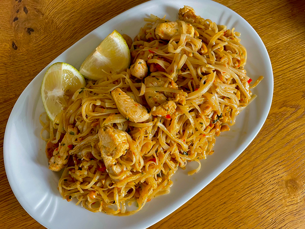 Reteta Pad Thai cu pui