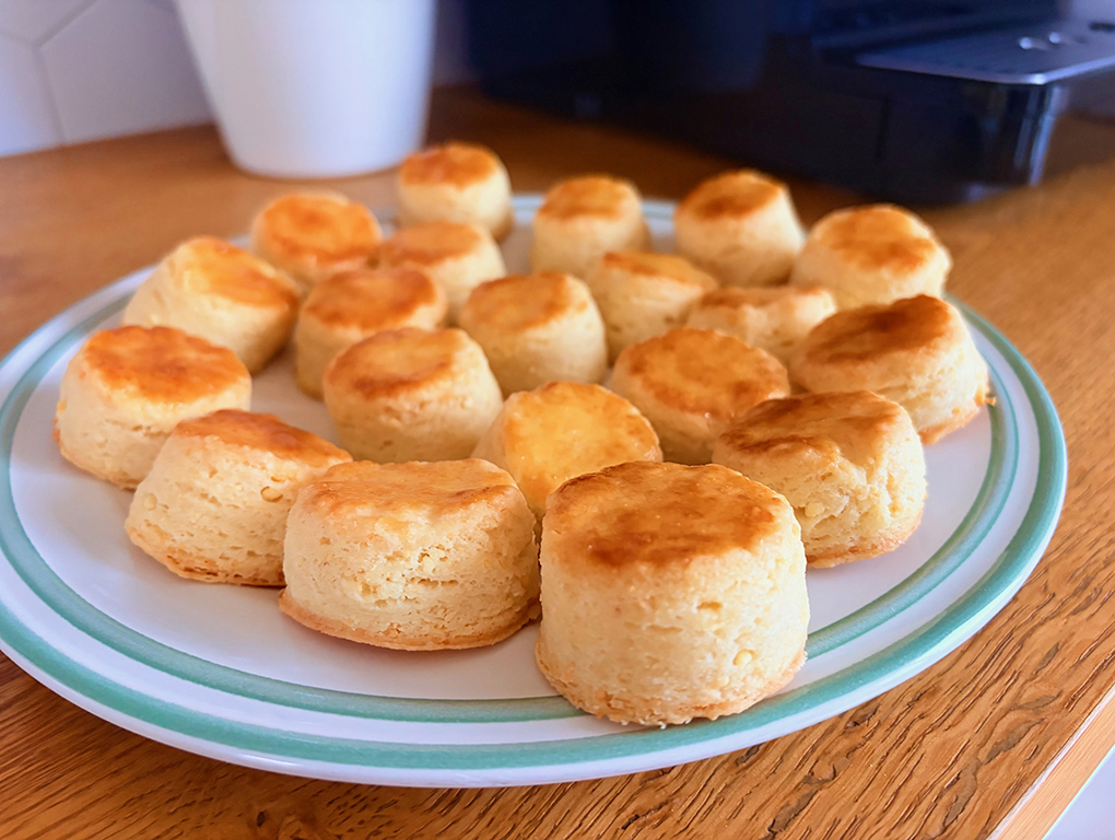 Reteta Pogacele cu telemea