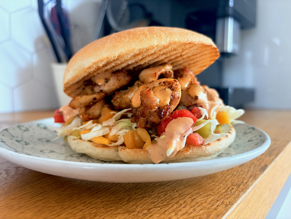 Reteta Sandwich cu pui in stil burger